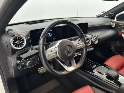 Photo 18 Mercedes Classe A  200 7G-DCT