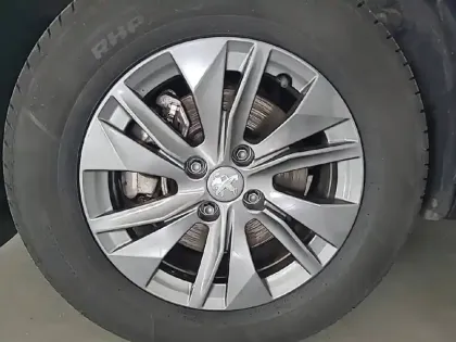 Photo 15 Peugeot 2008  Electrique 136 ch