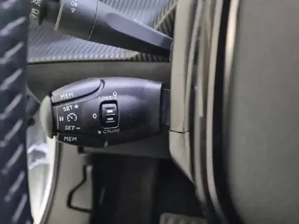 Photo 27 Peugeot 2008  Electrique 136 ch