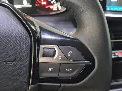 Photo 30 Peugeot 208  PureTech 100 S&S BVM6