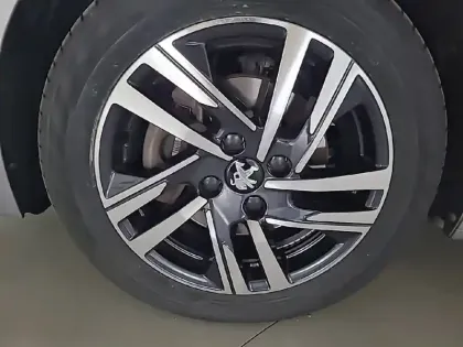 Photo 15 Peugeot 208  PureTech 100 S&S BVM6