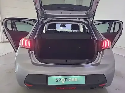 Photo 8 Peugeot 208  PureTech 100 S&S BVM6