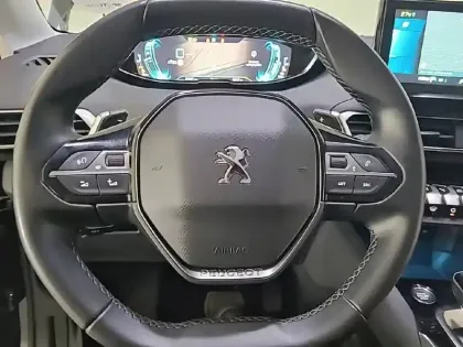 Photo 11 Peugeot 3008  Hybrid 225 e-EAT8