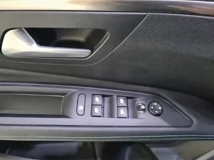 Photo 33 Peugeot 3008  Hybrid 225 e-EAT8
