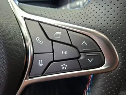 Photo 25 Renault Captur  E-Tech full hybrid 160 ch
