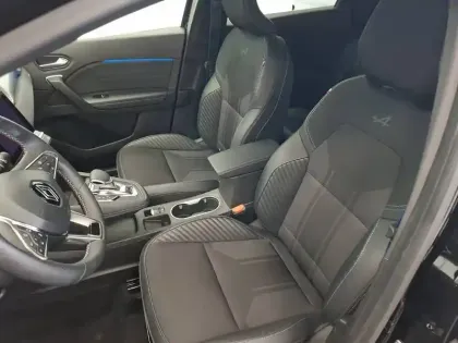 Photo 10 Renault Captur  E-Tech full hybrid 145 ch