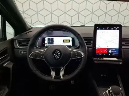 Photo 13 Renault Captur  E-Tech full hybrid 145 ch