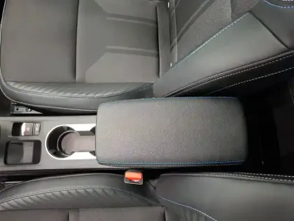 Photo 27 Renault Captur  E-Tech full hybrid 145 ch