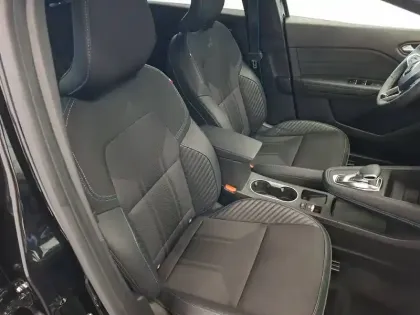 Photo 8 Renault Captur  E-Tech full hybrid 145 ch