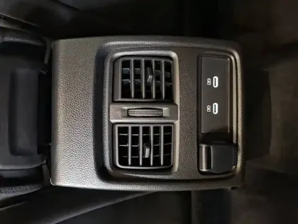 Photo 25 Renault Captur  E-Tech full hybrid 145 ch