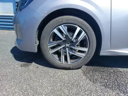 Photo 12 Peugeot 208  PureTech 100 S&S BVM6