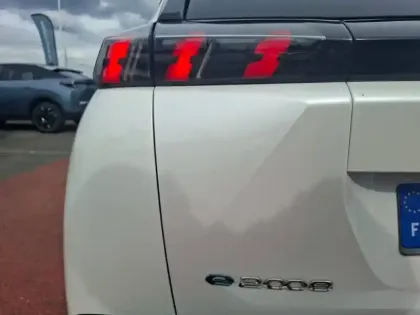 Photo 16 Peugeot 2008  Electrique 136 ch