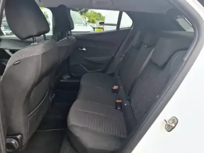Photo 13 Peugeot 2008  Electrique 136 ch