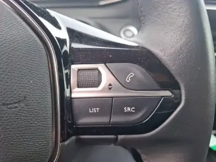 Photo 21 Peugeot 2008  Electrique 136 ch