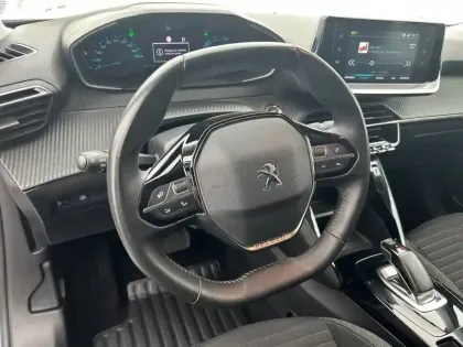Photo 39 Peugeot 2008  Electrique 136 ch