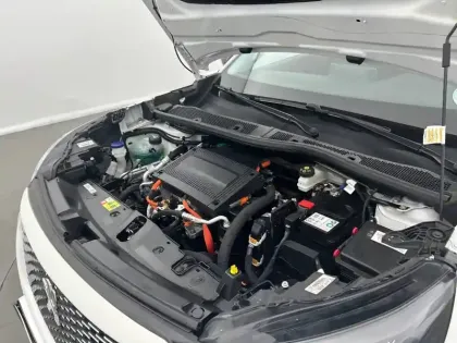 Photo 45 Peugeot 2008  Electrique 136 ch