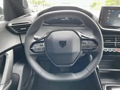 Photo 8 Peugeot 2008  Hybrid 110 e-DCS6