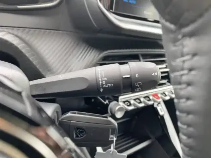 Photo 21 Peugeot 2008  Hybrid 110 e-DCS6
