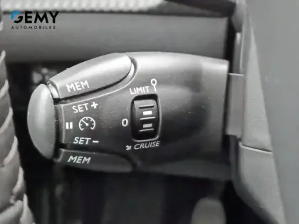 Photo 13 Peugeot 208  PureTech 75 S&S BVM5
