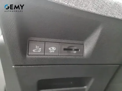 Photo 14 Peugeot 5008  Hybrid 145 ch e-DCS6