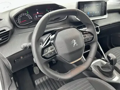 Photo 28 Peugeot 208  PureTech 75 S&S BVM5