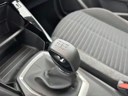 Photo 33 Peugeot 208  PureTech 75 S&S BVM5