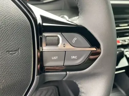 Photo 20 Peugeot 2008  Hybrid 145 e-DCS6