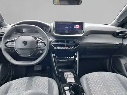 Photo 7 Peugeot 2008  Hybrid 145 e-DCS6