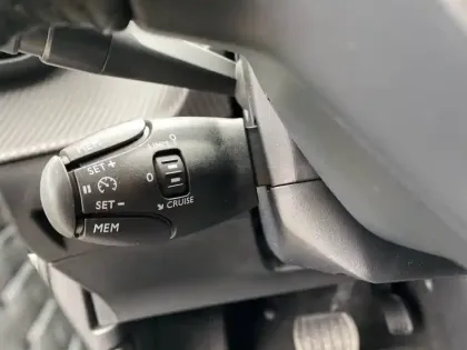 Photo 26 Peugeot 2008  Hybrid 145 e-DCS6