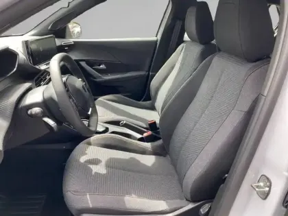 Photo 10 Peugeot 2008  Hybrid 110 e-DCS6