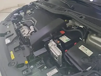 Photo 17 Peugeot 208  Hybrid 100 e-DCS6