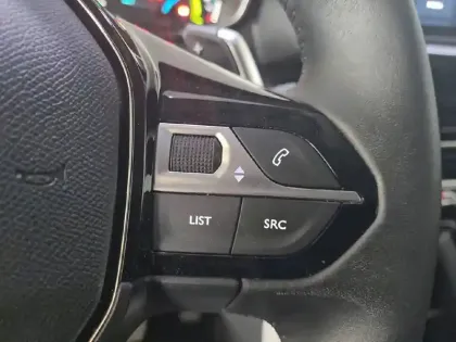 Photo 31 Peugeot 208  Hybrid 100 e-DCS6
