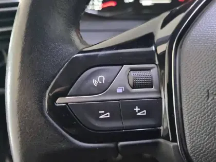 Photo 30 Peugeot 208  PureTech 100 S&S BVM6