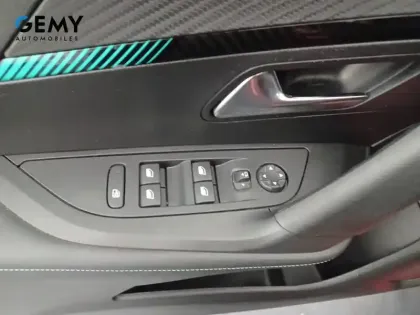 Photo 36 Peugeot 2008  PureTech 100 S&S BVM6