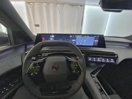 Photo 9 Peugeot 5008  Hybrid 136 e-DCS6