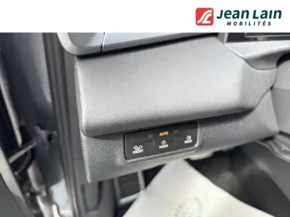 Photo 15 Volkswagen T-roc  1.5 eTSI EVO2 Hybrid 150 ch DSG7