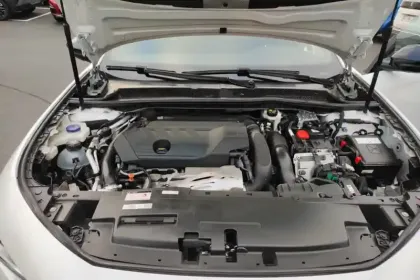Photo 17 Peugeot 508  Hybrid4 360 e-EAT8 Peugeot Sport Engineered