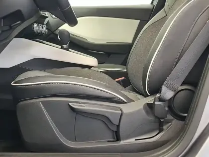 Photo 28 Renault Clio  E-Tech full hybrid 145