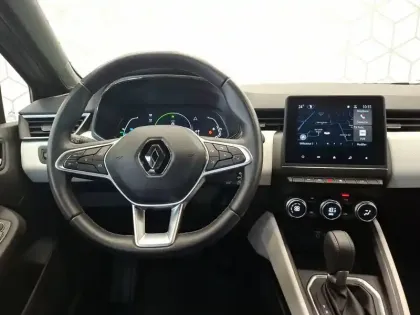 Photo 13 Renault Clio  E-Tech full hybrid 145