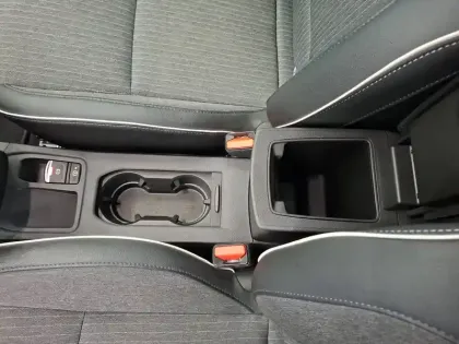 Photo 23 Renault Clio  E-Tech full hybrid 145