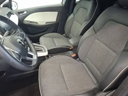 Photo 9 Renault Clio  E-Tech full hybrid 145
