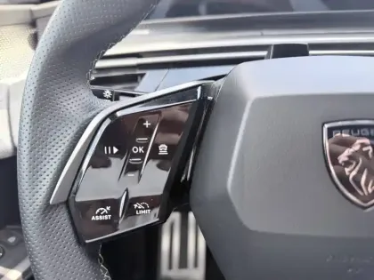 Photo 44 Peugeot 3008  Plug-in Hybrid 195 e-DCS7