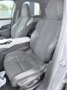 Photo 77 Peugeot 3008  Plug-in Hybrid 195 e-DCS7