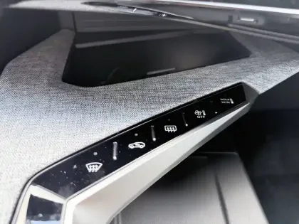 Photo 51 Peugeot 3008  Plug-in Hybrid 195 e-DCS7