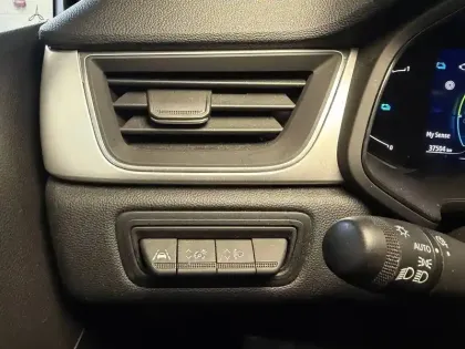 Photo 20 Renault Captur  E-Tech full hybrid 145