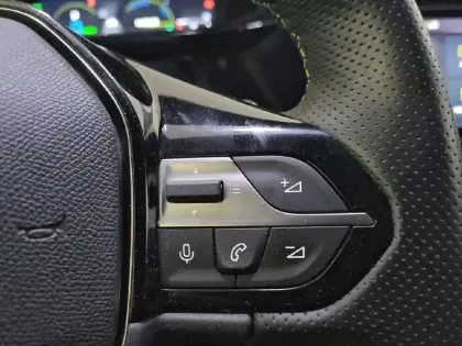 Photo 28 Peugeot 308  PHEV 180 e-EAT8