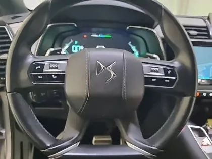 Photo 12 DS DS 7 DS7 Crossback Hybride 300 E-Tense EAT8 4x4