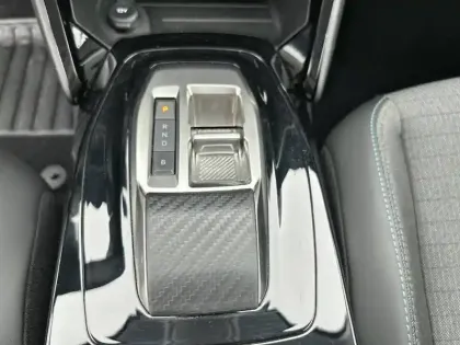 Photo 33 Peugeot 208  Electrique 50 kWh 136ch