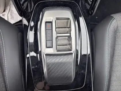 Photo 13 Peugeot 208  Electrique 50 kWh 136ch