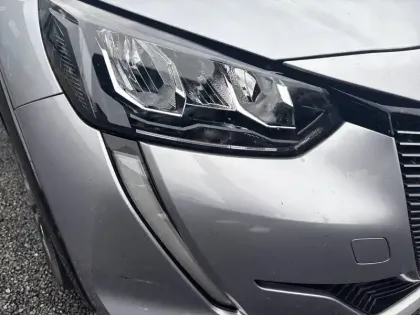 Photo 15 Peugeot 208  Electrique 50 kWh 136ch